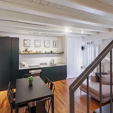 Lejlighed Elegante Loft Su 2 Piani A 5 Minuti Da San Siro *
